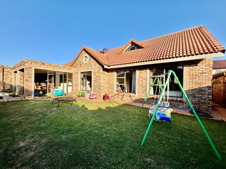4 Bedroom Property for Sale in Mooivallei Park North West